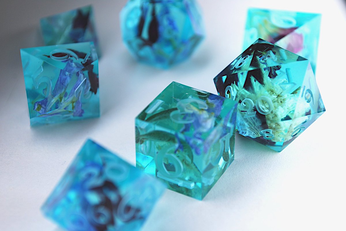 ~Cultivate Atlantis🌊~ water elves just sent me raw Atlantis stones to process 👀🌿
#Atlantis #dice