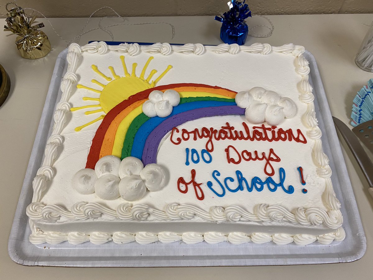NyeElementaryLD's tweet photo. Thank you @EastHanoverPTO for the 100th day treats!! https://t.co/2aFCDkE1g1