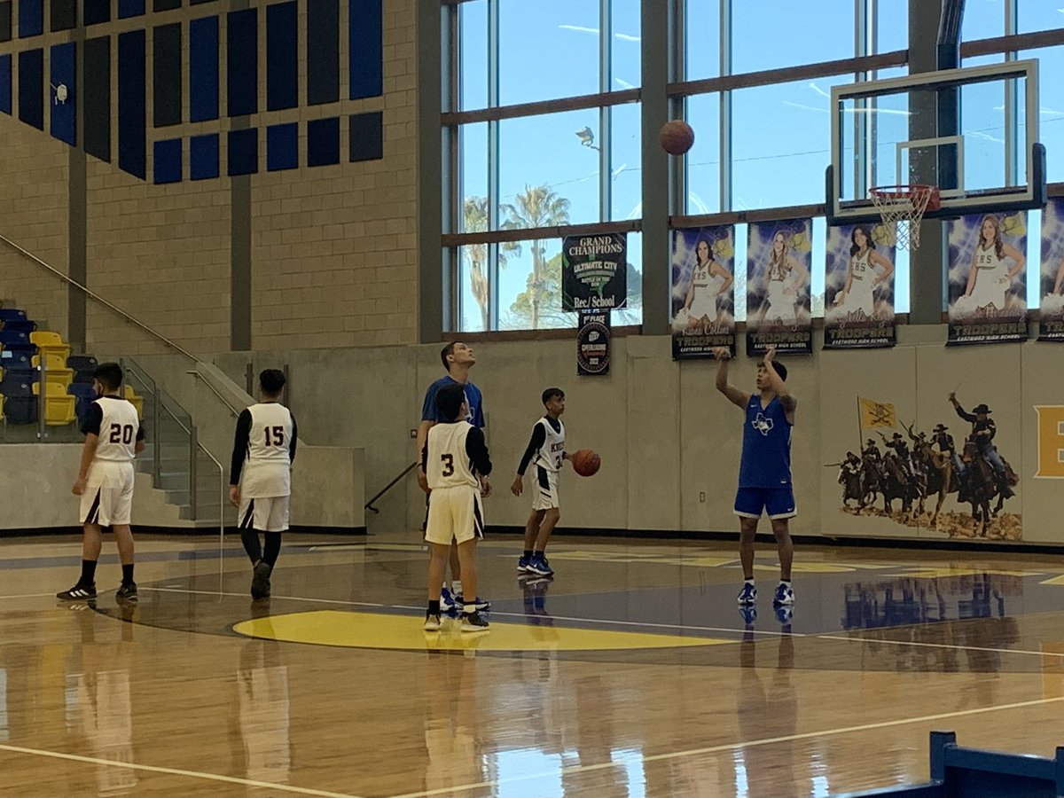 EastwoodBasket1's tweet photo. This is AMAZING!! Our players @goatgarciaa and @915isaac teaching our future TROOPERS some shooting tips before their game today!! #teamiseverything @Coach_Celaya https://t.co/RIMmtAEJDW