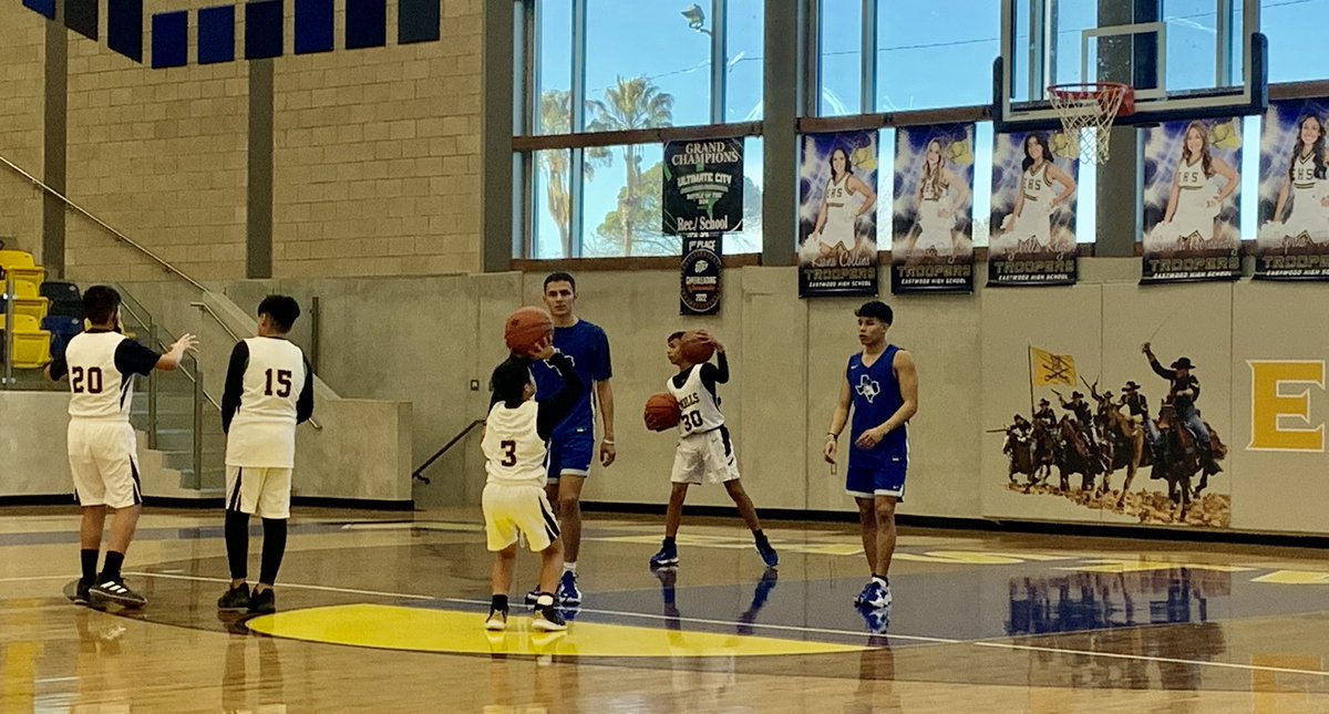 EastwoodBasket1's tweet photo. This is AMAZING!! Our players @goatgarciaa and @915isaac teaching our future TROOPERS some shooting tips before their game today!! #teamiseverything @Coach_Celaya https://t.co/RIMmtAEJDW