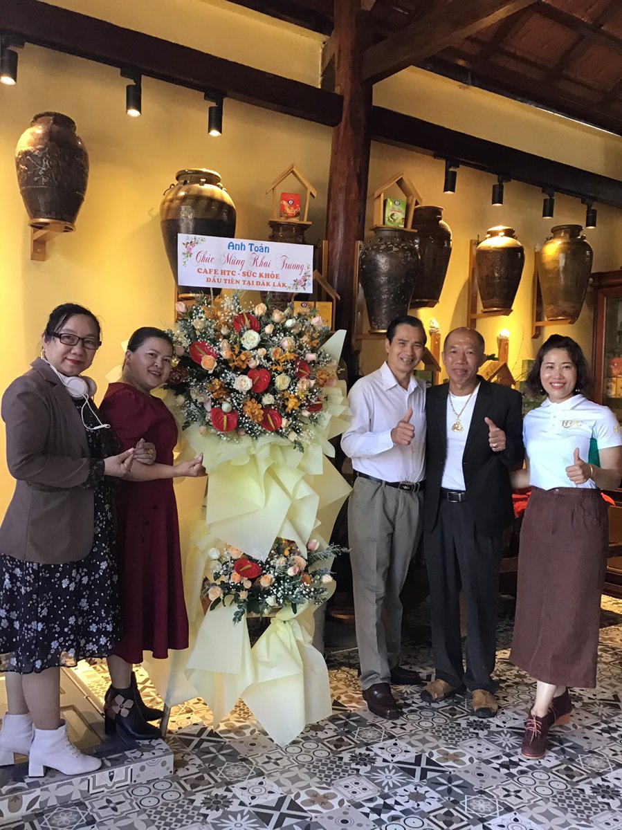 htcgroup68's tweet photo. ♦️Sự kiện đánh dấu chuỗi coffee HTC Group sắp hiện diện trên 63 tỉnh thành
♦️Ngày 9/2/2022, HTCGroup khai trương quán coffee sử dụng dòng sản phẩm của Tập Đoàn làm chủ đạo
♦️Sự kiện đặc biệt diễn ra tại thủ phủ coffee Việt Nam là thành phố Buôn Ma Thuột https://t.co/6RAhotrnwZ