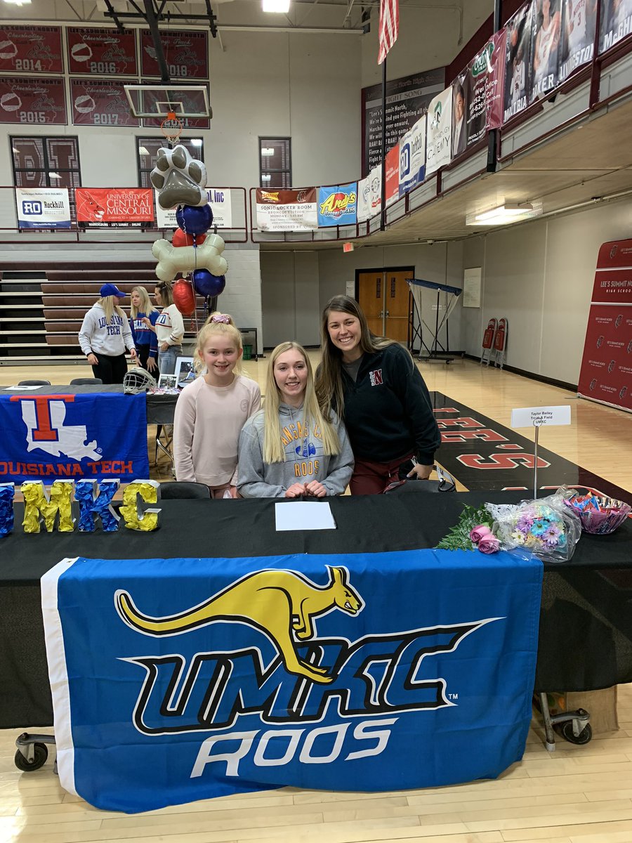LSNvolleyball's tweet photo. Proud to be a Bronco- 17 student athletes signed to continue their academic and athletic careers! Our very own Scoob signed tonight!! #R7proud #LSNVB https://t.co/t96d2XKfIa