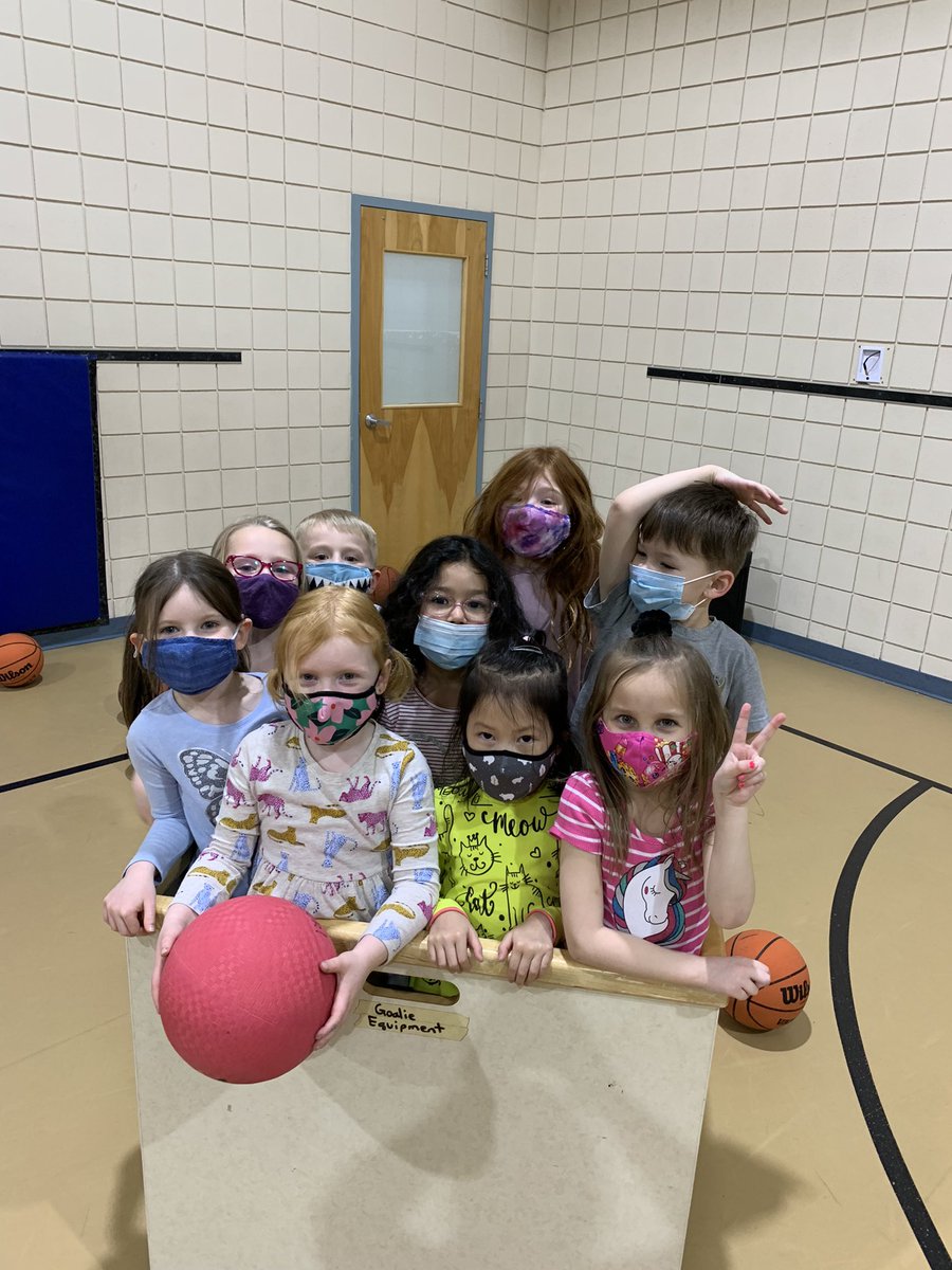 silverspringsk's tweet photo. Kindergarten students were ‘all in’ when it came to picking up the basketballs. #spslearn https://t.co/2MTTu9Jwgp