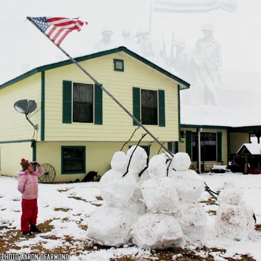 This kids “Iwo Jima” replica deserves endless retweets 🇺🇸