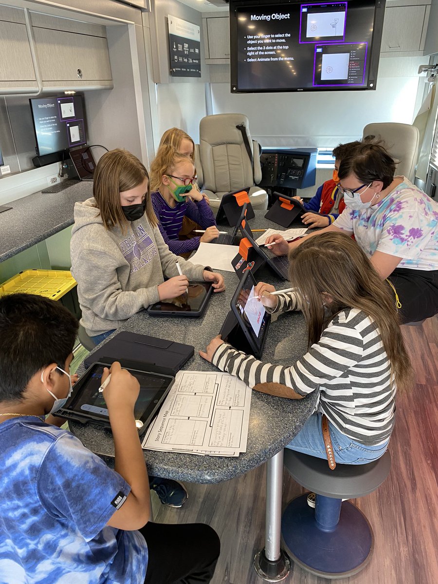 SVVSDMobileLabs's tweet image. What a great day working with @BurlingtonSVVSD 4th graders on computer science concepts. A big shout out to @saeed_shane for planning and teaching with us! #StVrainStorm