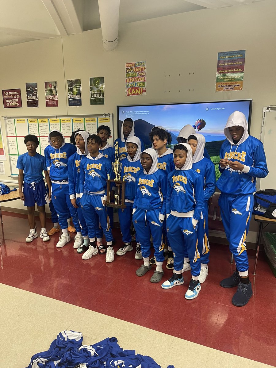 D.M. Therrell Boys Basketball tweet media
