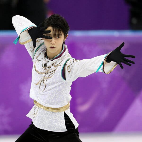 wonniecoenffl's tweet photo. Suerte a los dos mejores patinadores, es un completo honor verlos en la pista. Donovan Carillo y Yuzuru Hanyu. Los reyes del hielo. 
#Bejing2022 #DonovanCarrillo #YuzuruHanyu https://t.co/LazFSqw05p