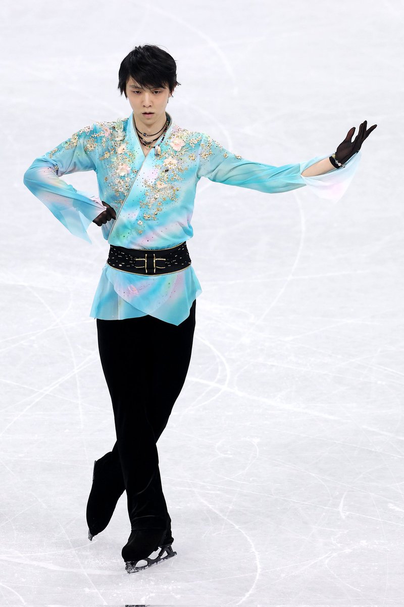 heeichou_'s tweet photo. Poquísimo se habla de los trajes de Yuzuru Hanyu, cada tela, cada diseño, cada estilo representa la belleza de su patinaje. Aprende Nathan Chen, usar malla no te hace gay, simio prehistórico https://t.co/nKRsBmuXm9