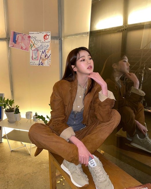 IVE ウォニョン、スーツ姿で大人っぽく ウォニョンは今年、ソウル公演