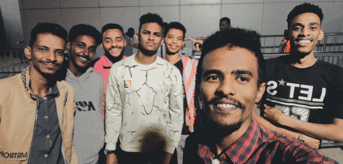 A7medNasir's tweet photo. الاصدقاء يتساقطون🥺 https://t.co/upRFE26yqI