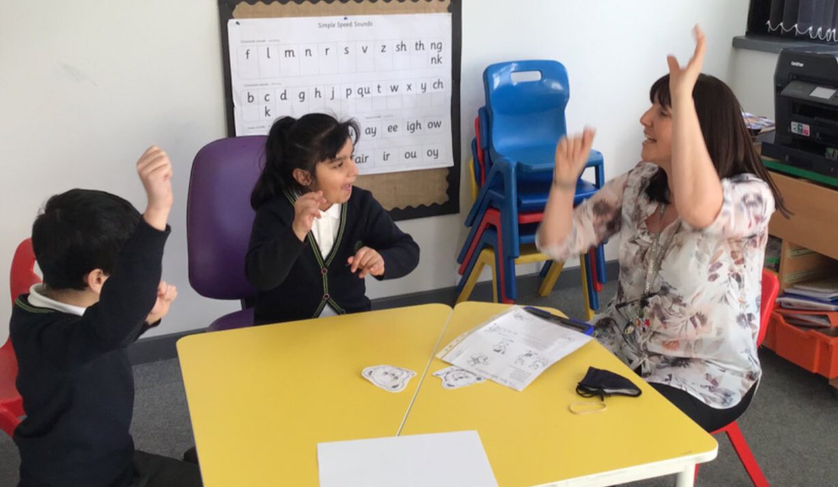 Miss Cardwell tweet media