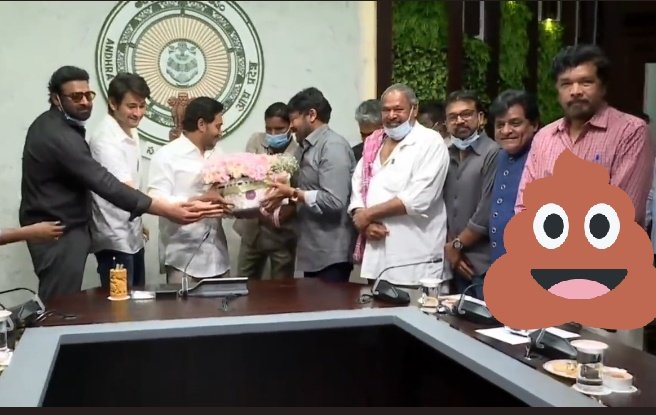 EshwarDhfc's tweet photo. E Shit gadni kooda venta theesukellada BOSS 

Manchithananiki Brand ambassador la thayarayyav bossuuu 
Niko 🙏🙏🙏 @KChiruTweets https://t.co/3N5T4NbsNF