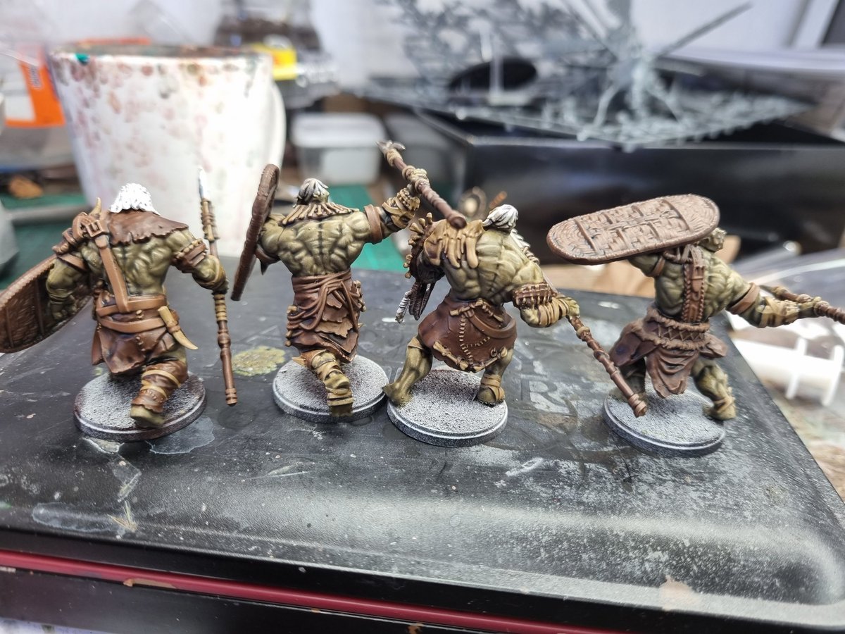 Thehobbyhobo1's tweet photo. Current progress on my W'adhrun braves. Have had to break them down into groups due to work +sproglett. Skin finished, all base colours shaded apart from the hair. Ready for highlighting!

#PBWargames #Pathofconquest #Warmongers #DINOORCS https://t.co/GlDYXNEA3z