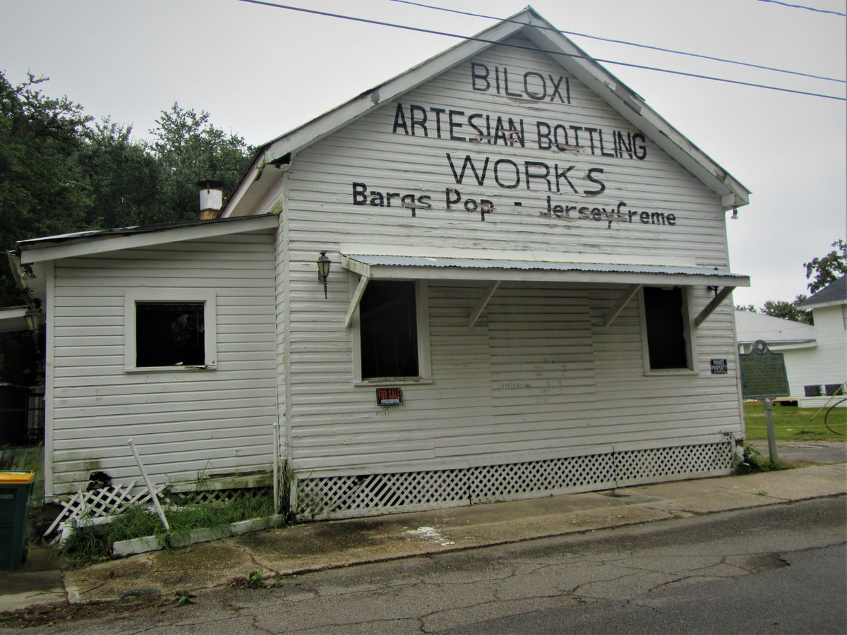 danny_toma's tweet photo. Birthplace of #BarqsRootBeer (among other #Barqs flavors) in 1898, #Biloxi, #Mississippi. #Softdrinks #photography #travel #history #drinks https://t.co/ly3UM7T2mL