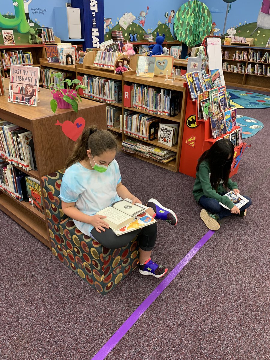 montyredgate's tweet photo. Checking out the new library setup and reading to some kinder friends! 😃 @NISDEvers #EversGameOn https://t.co/VO84SEf4hs