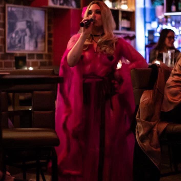 ps_burlesque's tweet photo. Also known by @OGNicoleKeating, #MinnieBarre specializes in comedy/nerdy entertainment. somewhere between Pinkie Pie &amp; a Hobbit, she’s very confusing but always exciting.

Fri Feb 11
9pm CST
#Room13

2 more sleeps!

https://t.co/jYKEAG7Tsj

#psburlesque #burlesque #performer https://t.co/gLEApkrbgX