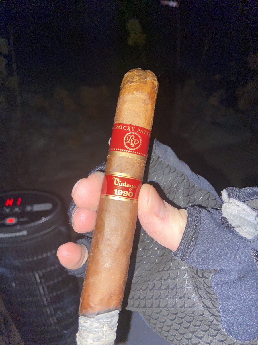 SouthMetroAFC's tweet photo. Having an evening. Some Appleton Estate as well (not pictured 😅) #4819Club #RockyPatel #InvertingThePyramid https://t.co/5tVSqTwAPa
