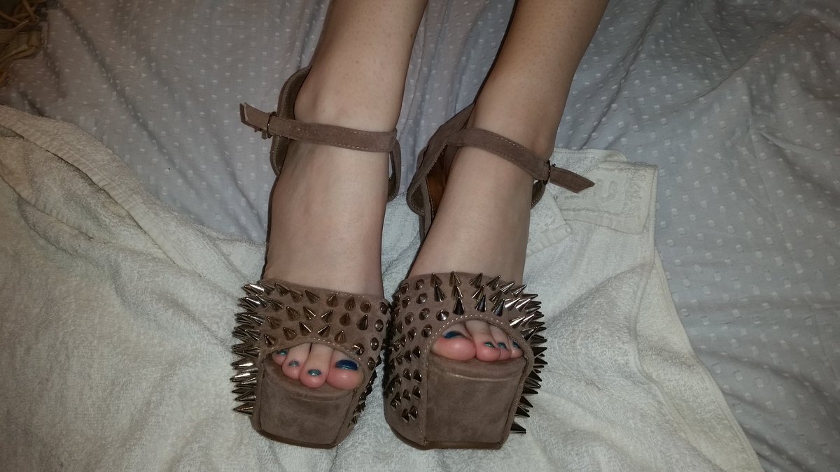 Like these Heels guys? 👠
