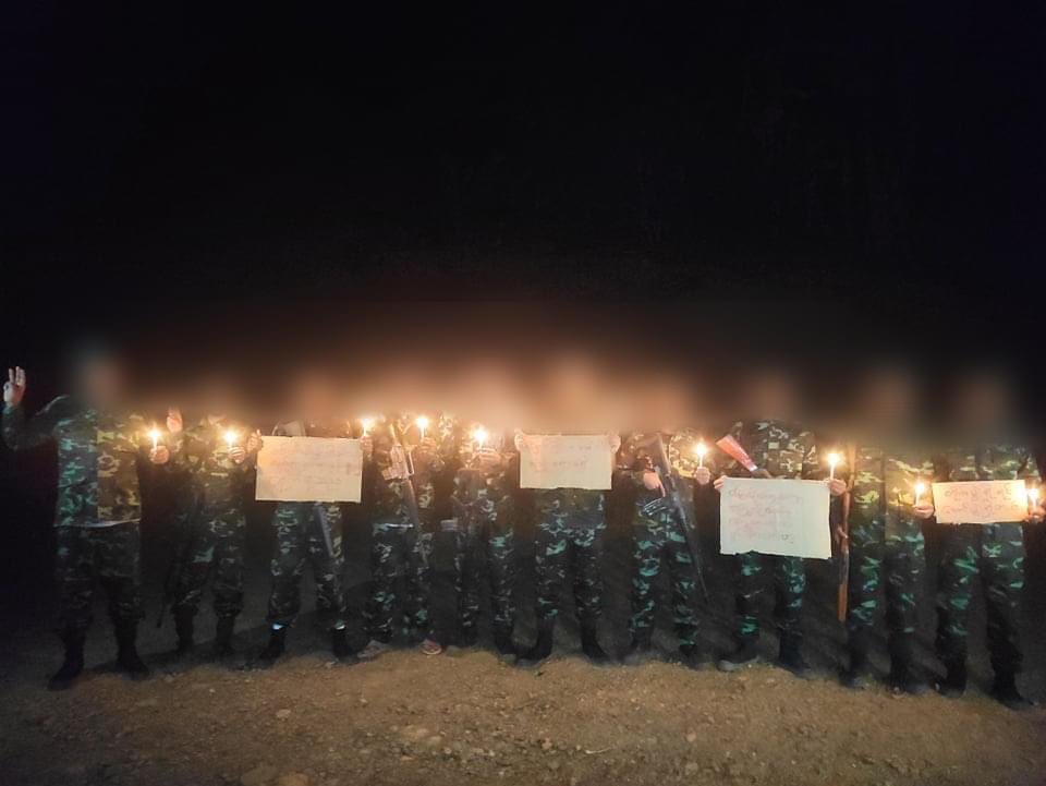 TU_PL_groups's tweet photo. #Naypyidaw People DEFENCE Force staged the Night Protest on Feb 9 .
#OOTT #TogetherWithPDF
#Total_StopSponsoringSAC
#2022Feb10Coup
#WhatsHappeningInMyanmar https://t.co/fjGhL9qMFi