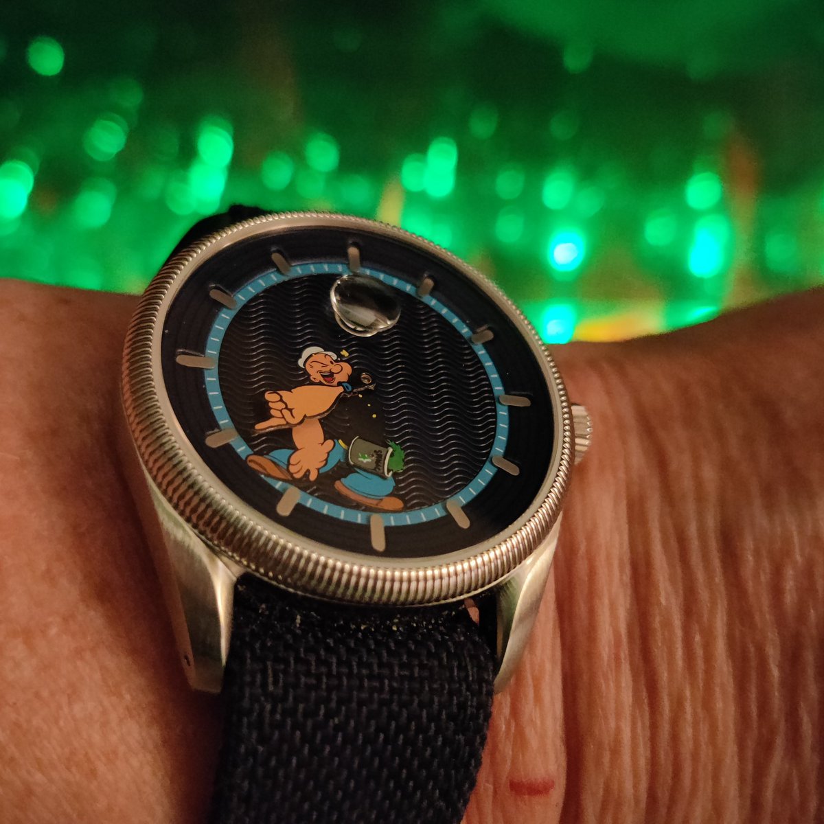 WatchYouKnow1's tweet image. Popeye the Sailor Man Navi Jump Hour by Vario. Thanks David Schwartz for sending it so I can review. 
 Subscribe to my YouTube t. It's free.
youtube.com/channel/UCnGYx…

#popeye #deckwatch #jumphour #vario #variopopeye #sapphirecrystal #seagullmovement #watchesofinstagram #watch