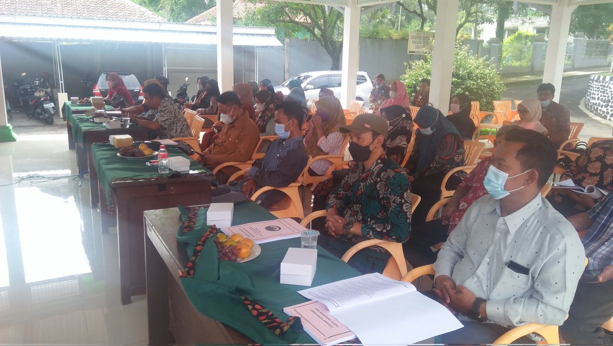 Musyawaroh Antar Desa (MAD),laporan tutup buku T. A.2021 BKAD-UPK kec.warungpring dan sosialisasi Permendesa no.15 tahun 2021.di pendopo kec warungpring 10-02-2022