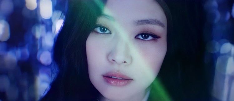BPINKLATINO's tweet photo. .@BLACKPINK ahora posee el álbum más vendido de un grupo femenino en Gaon durante 3 años consecutivos!

2018: SQUARE UP 
2019: KILL THIS LOVE 
2020: THE ALBUM 

#JISOO #지수 #JENNIE #제니 #ROSÉ #로제 #LISA #리사 https://t.co/F2gxnipN6O