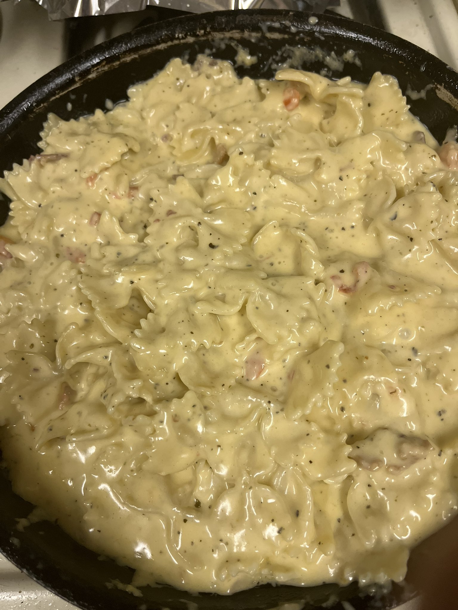 #pasta bacon garlic parmesan heavy cheese and bow tie #AlwaysGood https://t.co/7FdG0RLHVt