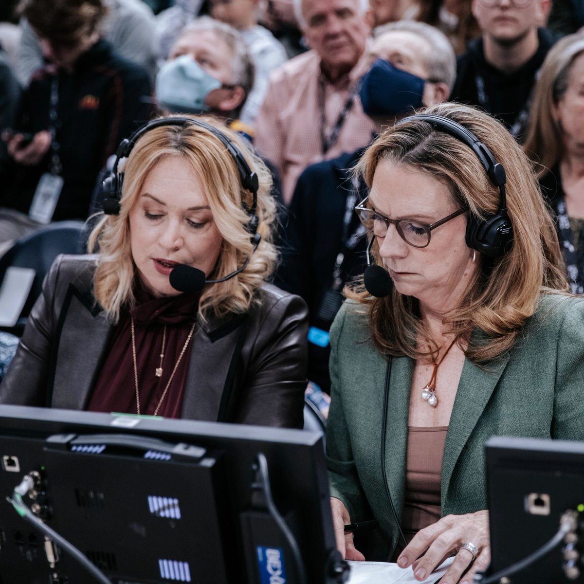 utahjazz's tweet photo. Part of history 📰

Beth Mowins, Doris Burke &amp; Lisa Salters lead the first ever all-female NBA broadcast for Jazz/Warriors on ESPN 🖤 https://t.co/gBElcwrPfd