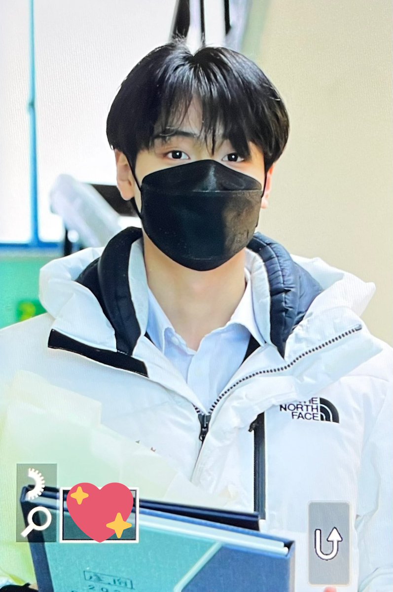 milkyway0407's tweet photo. 220210
 
고딩 이우진 못 보내…( °̥̥̥̥̥̥̥̥˟°̥̥̥̥̥̥̥̥ )

#이우진 #고스트나인 #GHOST9 #우각상 https://t.co/ijtTs2Gv7o