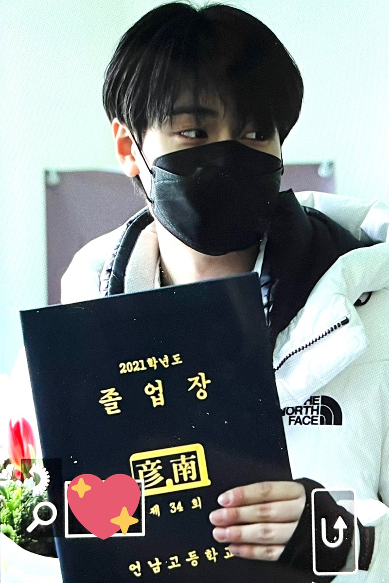milkyway0407's tweet photo. 220210
 
고딩 이우진 못 보내…( °̥̥̥̥̥̥̥̥˟°̥̥̥̥̥̥̥̥ )

#이우진 #고스트나인 #GHOST9 #우각상 https://t.co/ijtTs2Gv7o