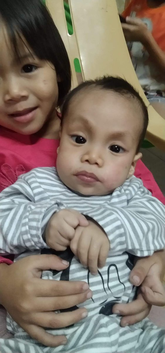torotokenx1000's tweet image. We visited the family of this poor and disabled baby once again, a dose of love, thank you to all the sponsors who helped him and thank the $Ridge charity group for taking care of this family at  Vietnam we will visit in a few days to prepare for surgery #RIDGENATION #Ridge