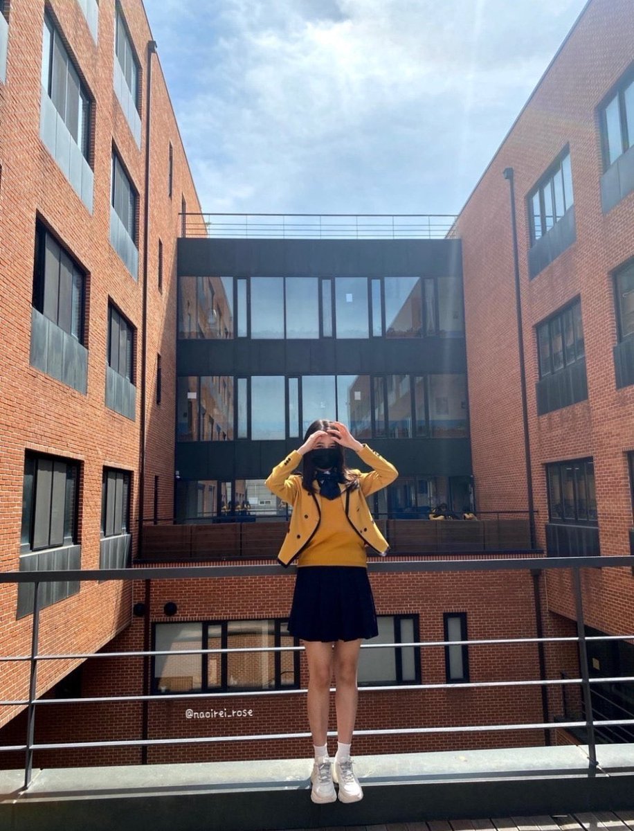 jinjjajinjoo's tweet photo. happy graduation day my girls dayeon and rei <33 

#HappyGraduationRei 
#HappyGraduationDAYeon https://t.co/lltVrqh8ao