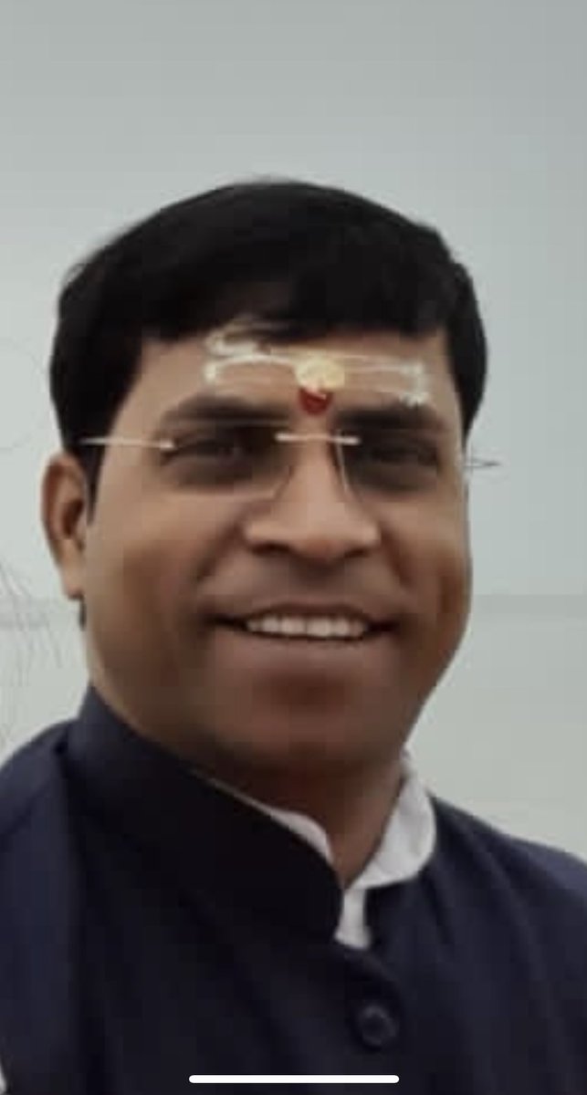 AacharyRupesh's tweet photo. *"रिस्तो" को निभाने के लिए*
*"भावनाएँ" होनी चाहिए* 
*"विवशता" नहीं*

       🙏 https://t.co/wTegpb0NqH