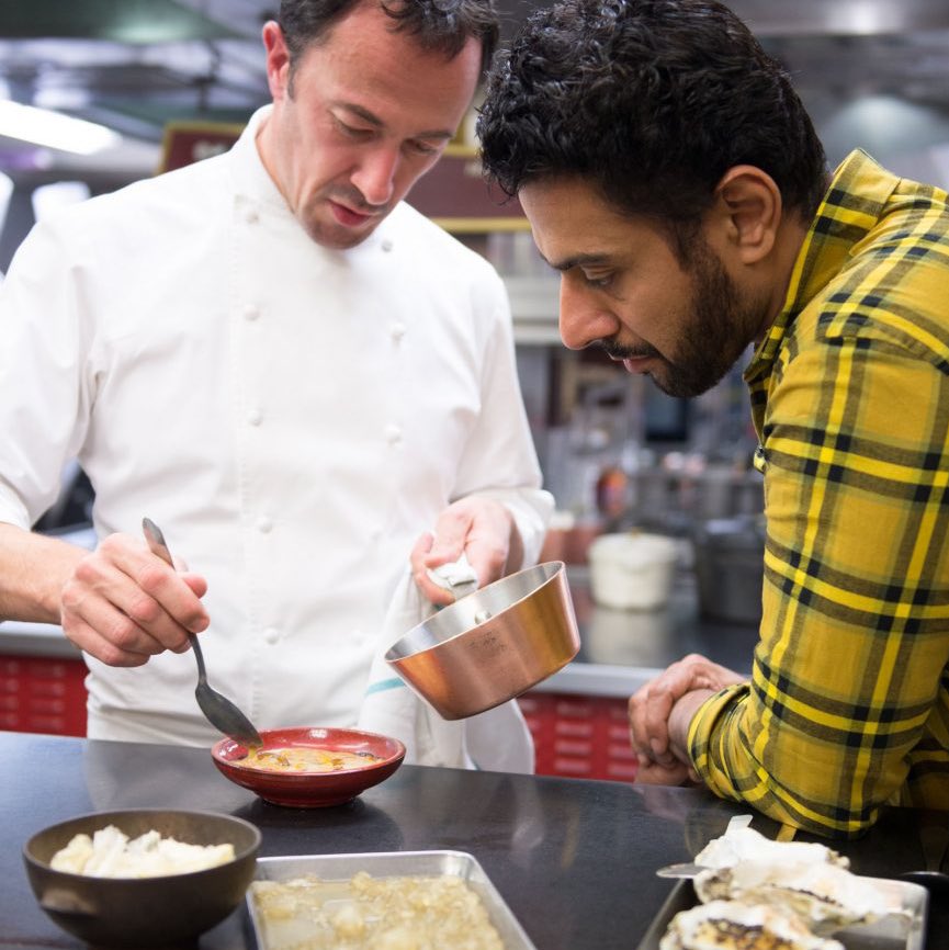 ranveerbrar's tweet photo. The world of food and cooking is so vast, there's always something new to learn, nuances to pick up, inspirations to be added to the repertoire...
Grateful for my journey so far and all that have been a part of it ππ
.
.
.
#ranveerbrar #inspiration #learningrecipes #worldoffood https://t.co/piCWkaETve