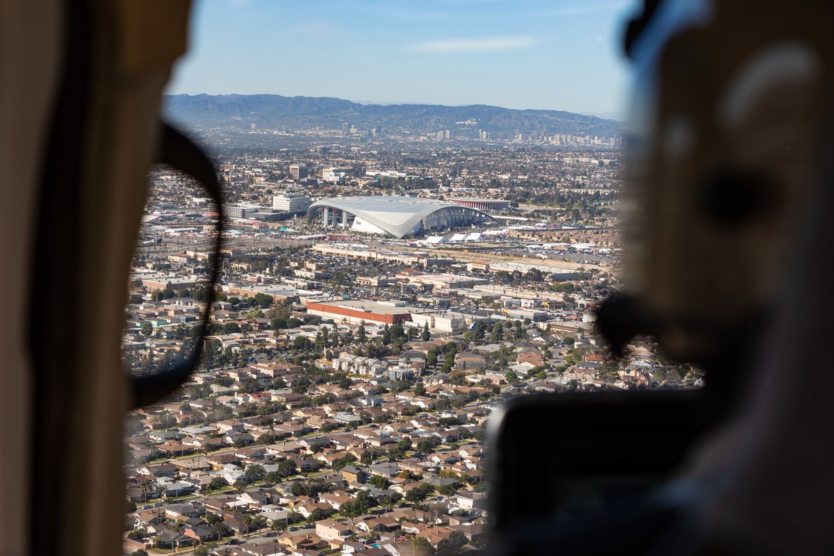 Defense_Imagery's tweet photo. Feb. 6, 2022: US Customs and Border Protection and Marine Operations protect the airspace surrounding Los Angeles prior to Super Bowl LVI at the SoFi Stadium. (CBP photo, Ozzy Trevino) #cbp #usa #superbowl #superbowlvi #sofi #sofistadium https://t.co/GGNyGfJB33
