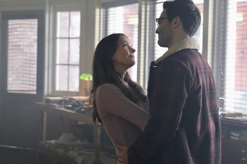 THoechlinNet's tweet photo. Episode stills were released for Superman and Lois’s 2x05 "Girl...You'll Be A Woman, Soon" which airs February 22nd. #TylerHoechlin #BitsieTulloch #ErikValdez #Superman #ClarkKent #LoisLane #KyleCushing #SupermanAndLois https://t.co/oQw6J8YNrV