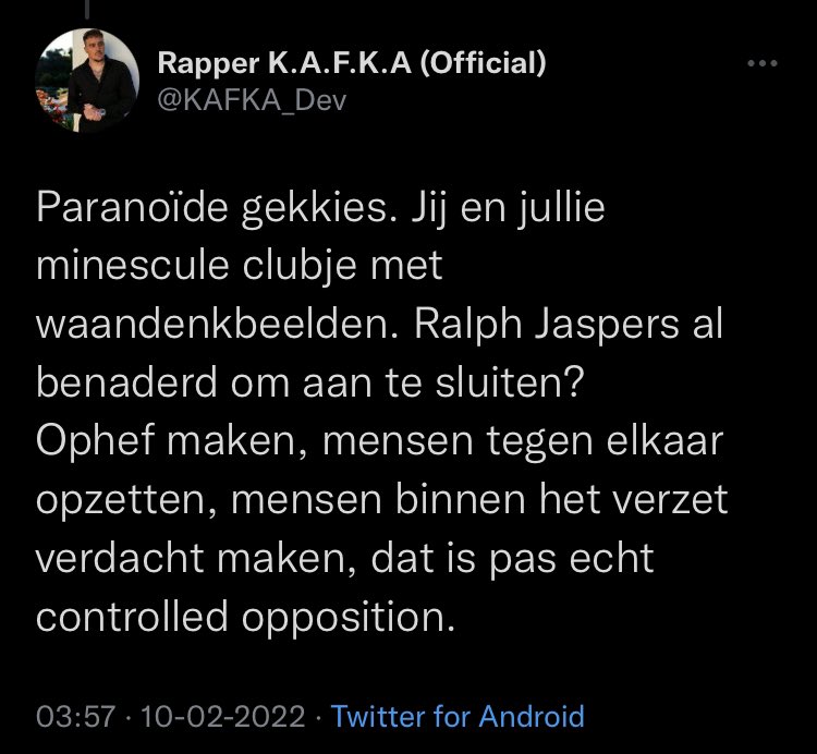 SariWester's tweet photo. @ricodevos @KAFKA_Dev @EliasSnijder Kafka stond toch al op mijn lijstje. Gewoon lid van de club hoor.
En alle clubleden komen voor elkaar op of maken ruzie hΓ¨. π€‘π€‘π€‘
(Heb wel even shotje gemaakt van zijn tweet, want die haalt hij toch weer weg.)
#VSign
#OneEye
#HandToChin
#WillemEngel https://t.co/uLnVzdG9ag