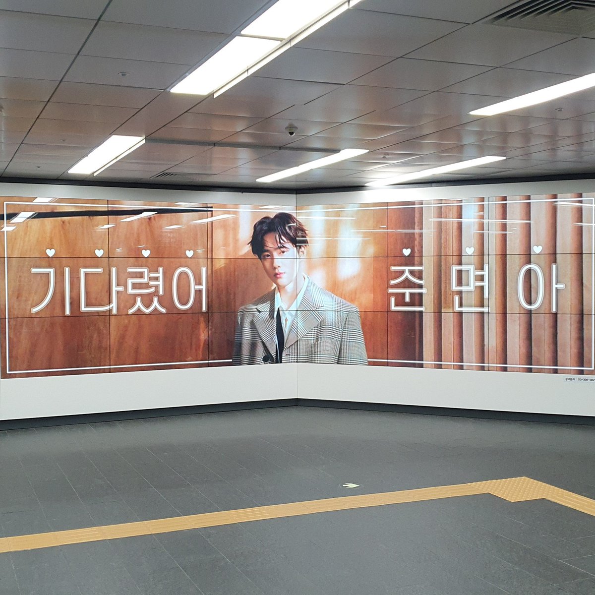 indiesh2o's tweet photo. junmyeon is everywhere ✨ https://t.co/fQWKugqzJo