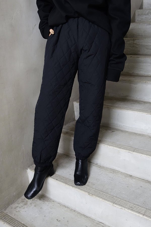 OFFICIALANNAHL's tweet photo. .
RESTOCK
2/11 13:00-発売
. 
【 Quilting  pants 】
BLK, WHT
¥9,790(in tax)
.
.
#annahl https://t.co/rYWeTtV1pH