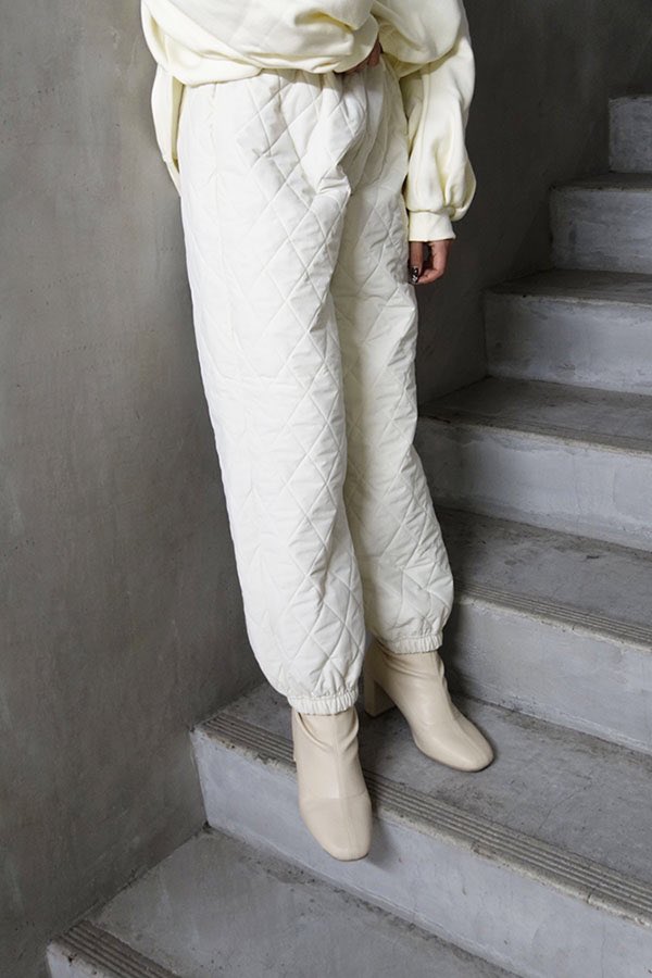 OFFICIALANNAHL's tweet photo. .
RESTOCK
2/11 13:00-発売
. 
【 Quilting  pants 】
BLK, WHT
¥9,790(in tax)
.
.
#annahl https://t.co/rYWeTtV1pH