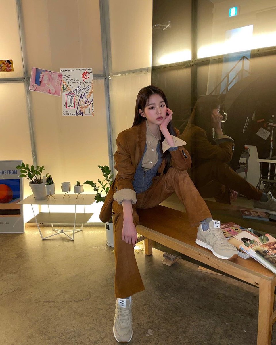 acerubies's tweet photo. the ultimate miu miu girl sorry i dont make the rules https://t.co/JuyXGy1nju