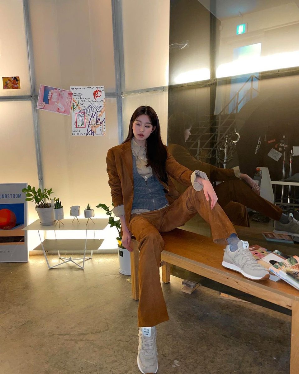 acerubies's tweet photo. the ultimate miu miu girl sorry i dont make the rules https://t.co/JuyXGy1nju