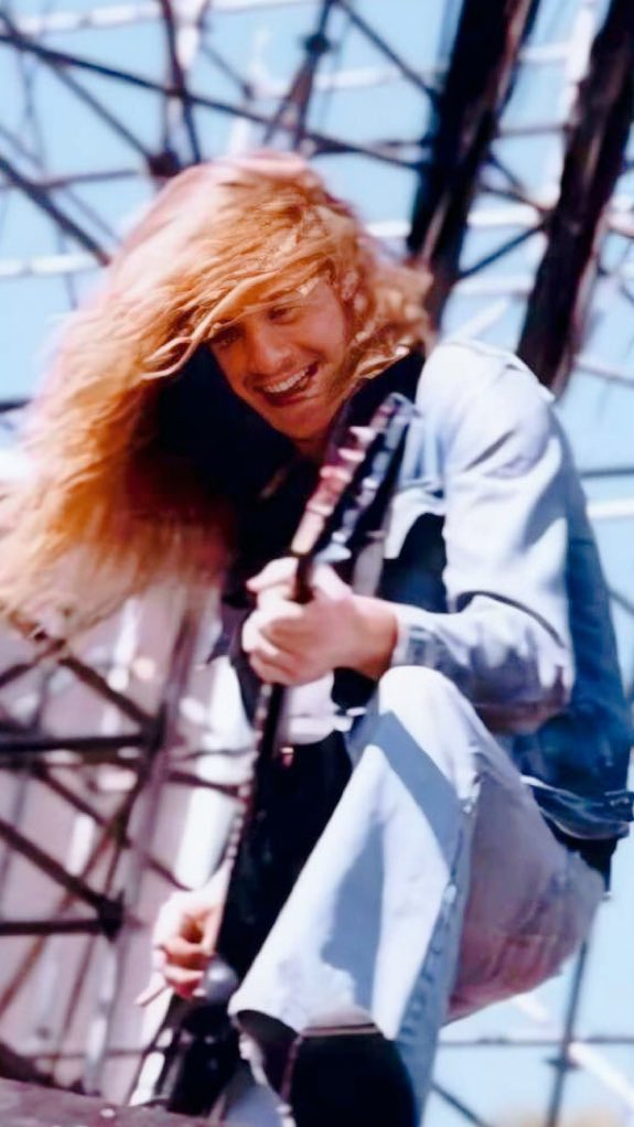 Happy birthday Clifford Lee \"Cliff\" Burton
born: February 10, 1962

Orion (Instrumental)
  