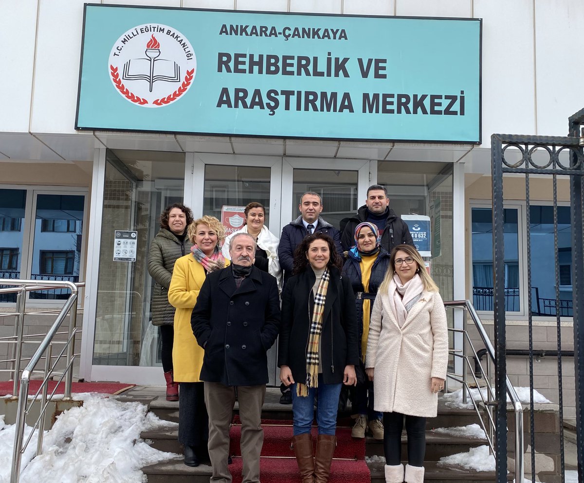 02.02.2022 tarihinde Merkezimizde İletişimde Farkındalık Eğitimi Semineri Merkez müdürümüz Adem HIDIR tarafından gerçekleştirilmiştir.
