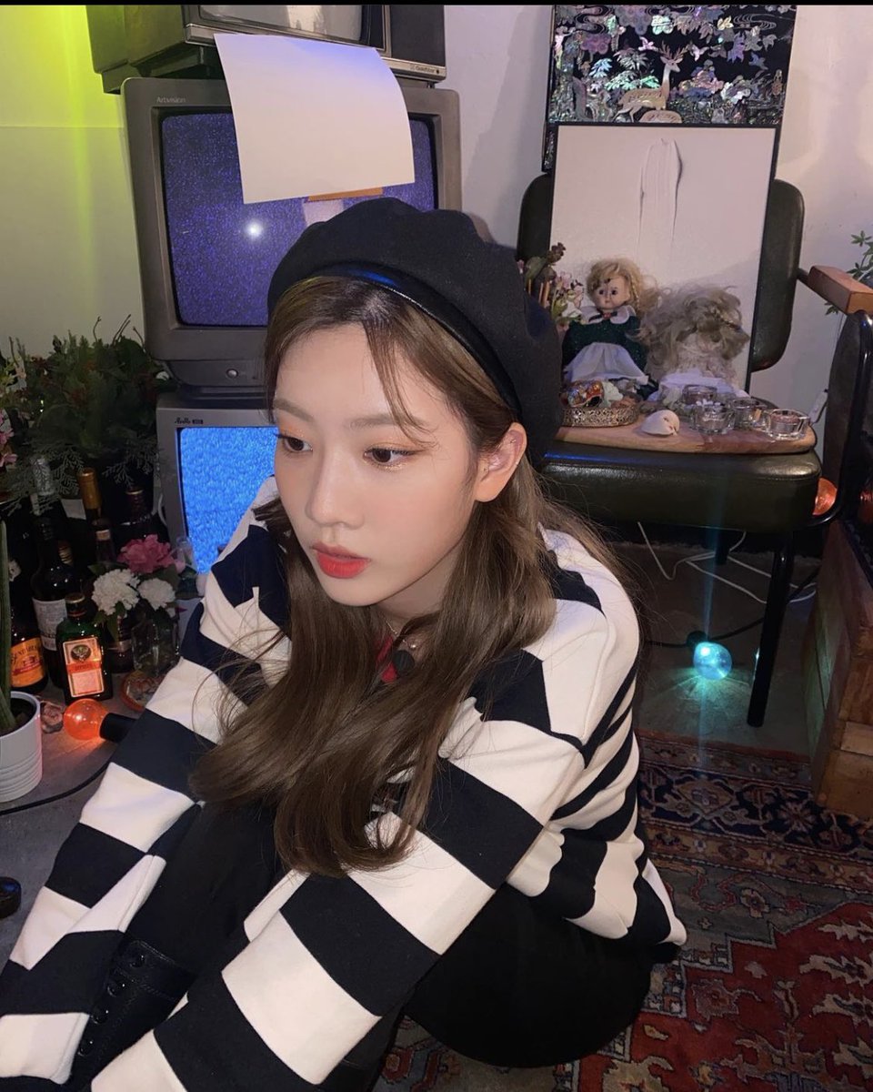 celestialaeong's tweet photo. kim lip !! happy birthday baby 🥺 @loonatheworld https://t.co/6kurEXesYT