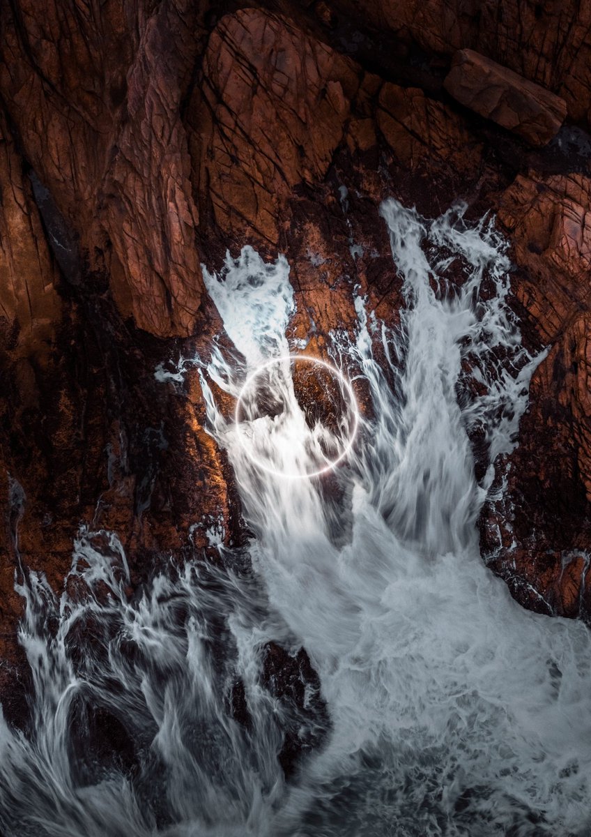 blairsugarman1's tweet image. Gm/ga/ge/gn/g whizz depending on time and excitement level. 

Here’s the final set of photos from @jsrpixel and myself using @LumeCube and two @DJIGlobal drones for top down light painting. 

Next we’re aiming for a full game of noughts and crosses…

#nftart #drone #nftphoto