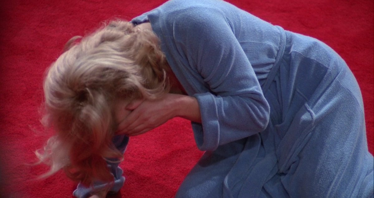 oldfilmsflicker's tweet photo. Opening Night, 1977 (dir. John Cassavetes) https://t.co/T9arH57e1G