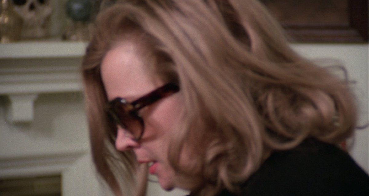 oldfilmsflicker's tweet photo. Opening Night, 1977 (dir. John Cassavetes) https://t.co/T9arH57e1G