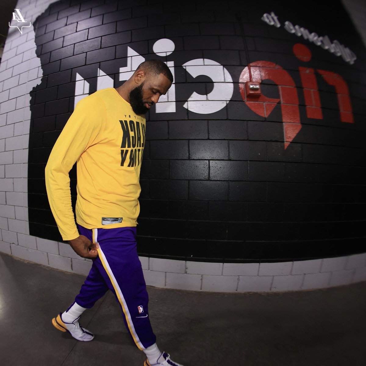 LakersMan217's tweet photo. Go home time. https://t.co/ZM3f9DPXr2
