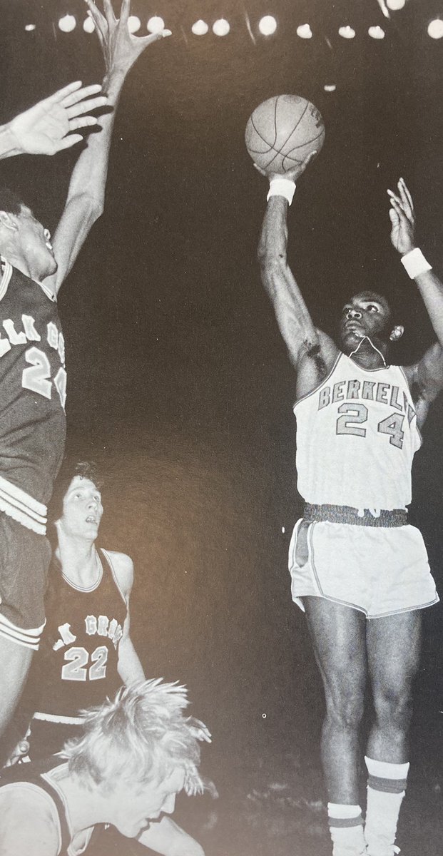 BHS ATHLETICS (@bhsjacketsports) on Twitter photo From the archives. <a href="/BHSjacketSports/">BHS ATHLETICS</a> Gene Ransom over <a href="/EGHerdPride/">EGHS Thundering Herd</a> Bill Cartwright 1975 From the archives. <a href="/BHSjacketSports/">BHS ATHLETICS</a> Gene Ransom over <a href="/EGHerdPride/">EGHS Thundering Herd</a> Bill Cartwright 1975